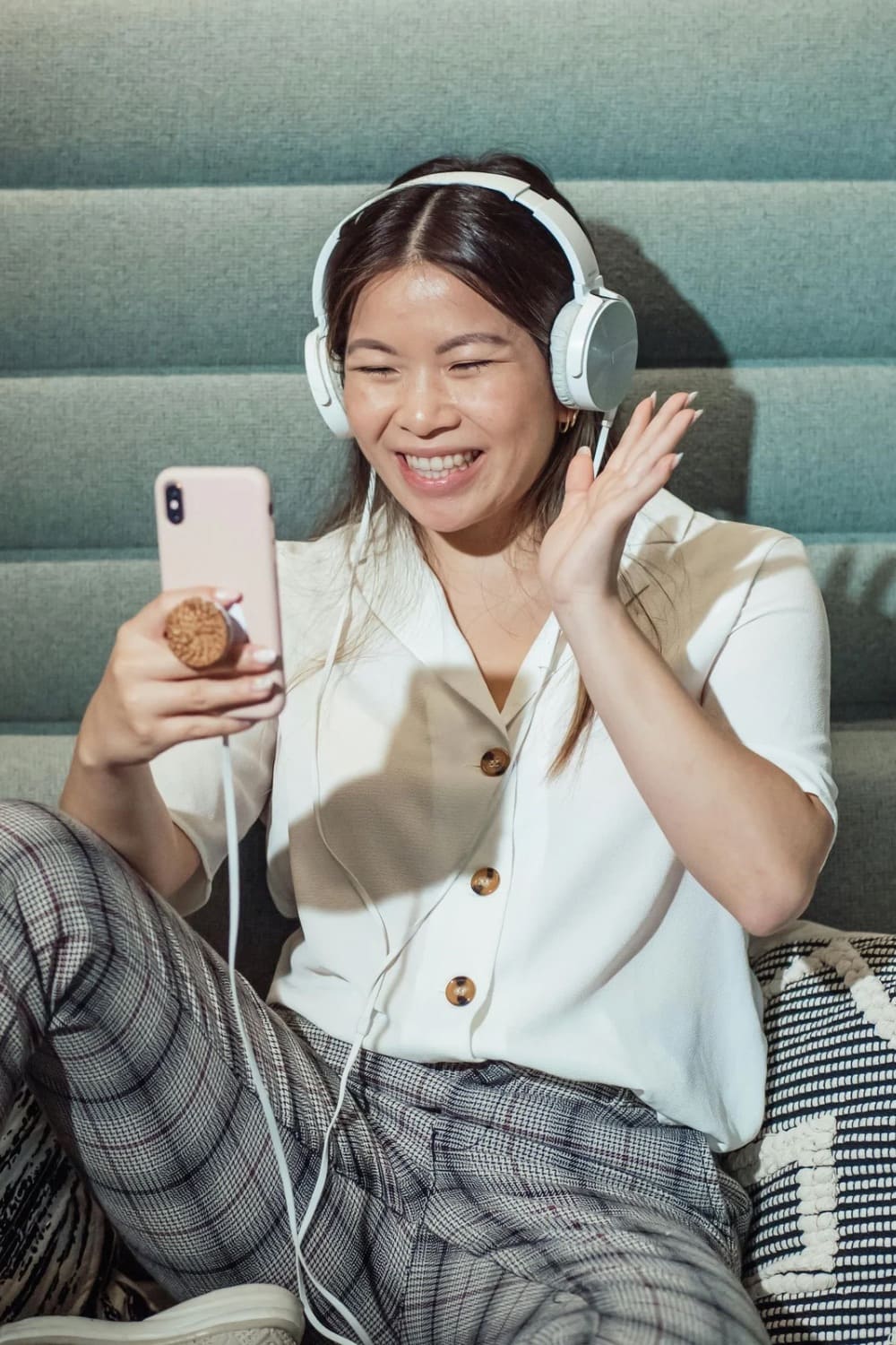 Woman talking on the phone