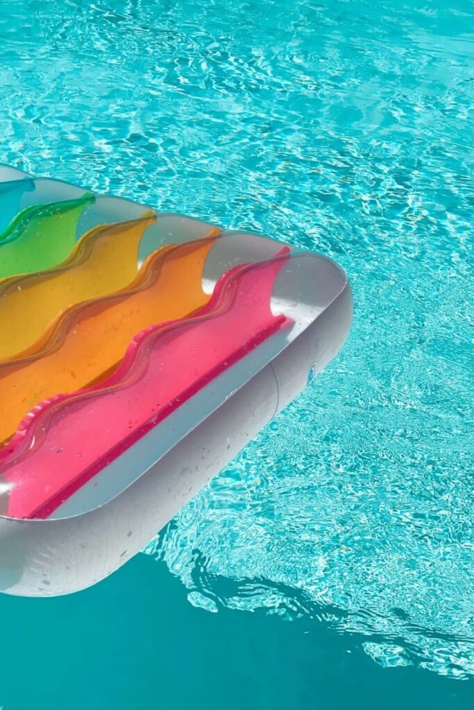 Pool floatie