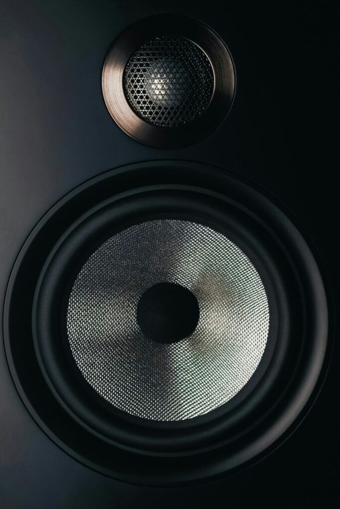 Large speaker