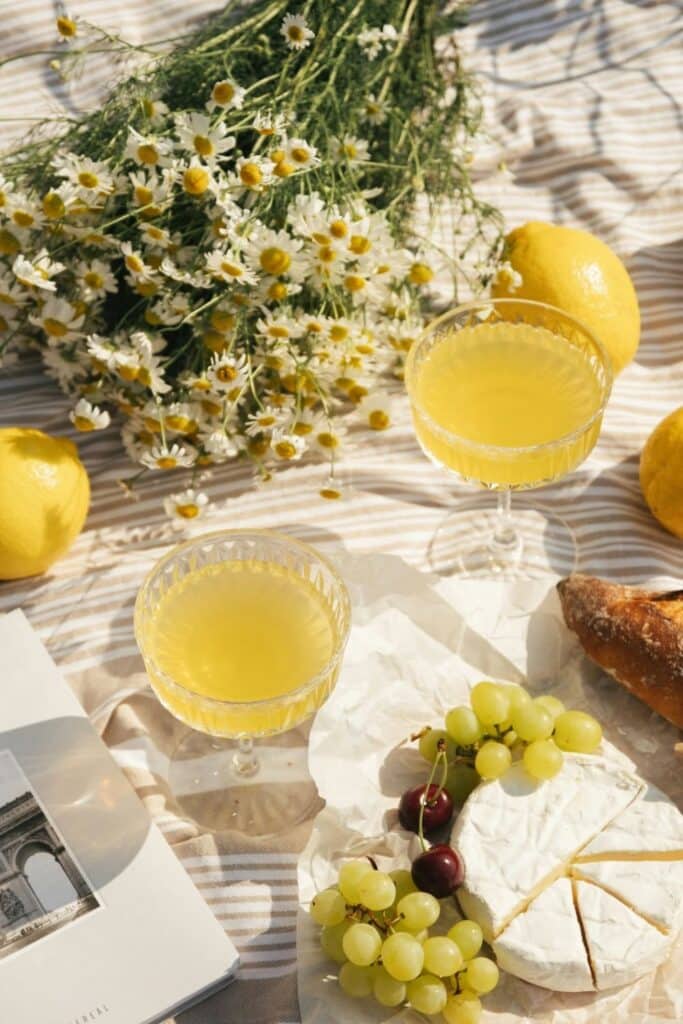 Picnic at the park date night ideas