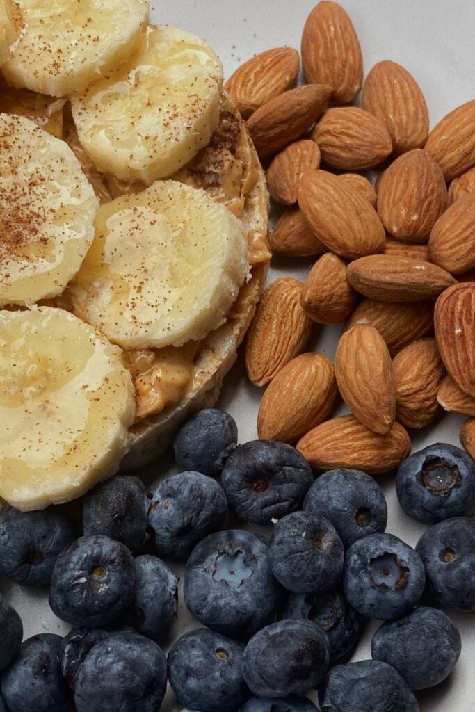 Rice cake with peanut butter