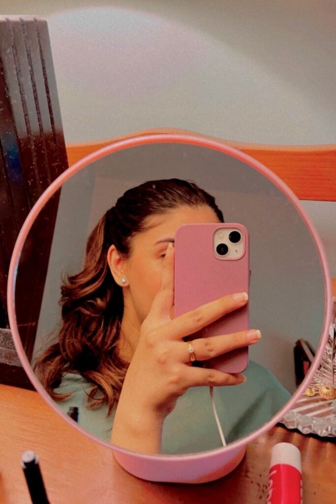 Vanity mirror