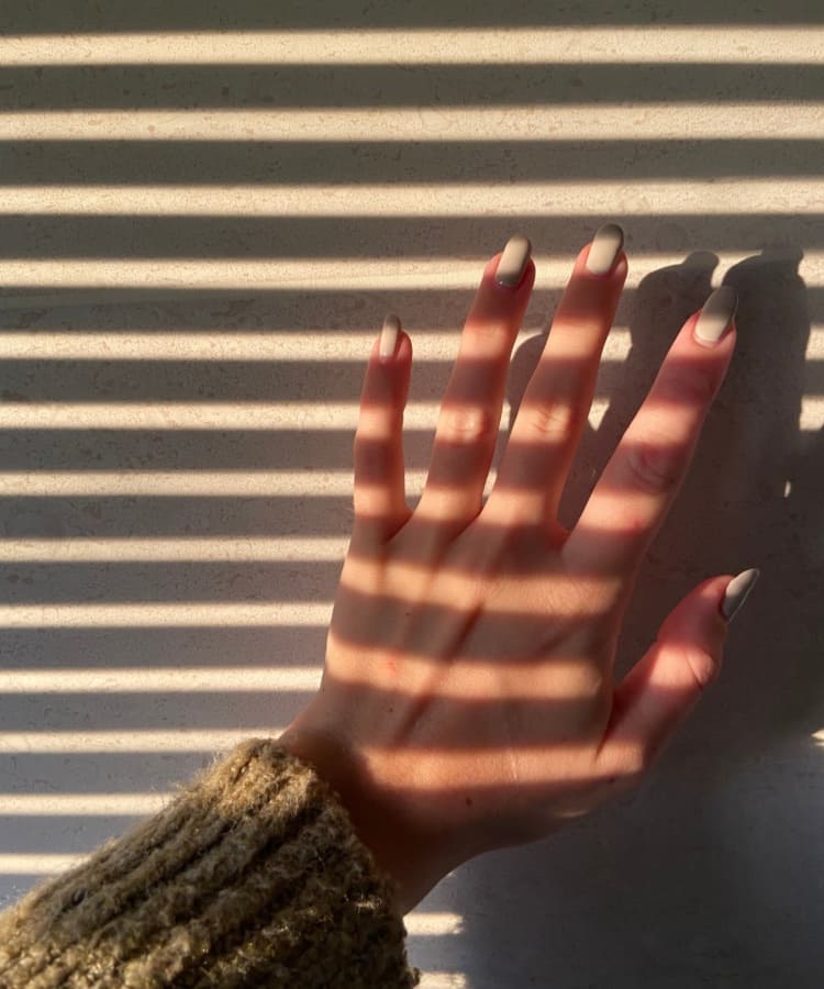 Beige nails