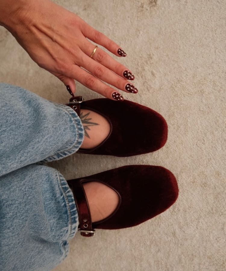 Polka dot nails